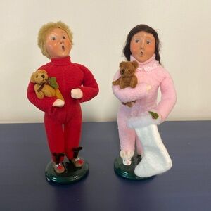 Buyers Choice Carolers: Boy w/ teddy bear and Girl w/ stocking